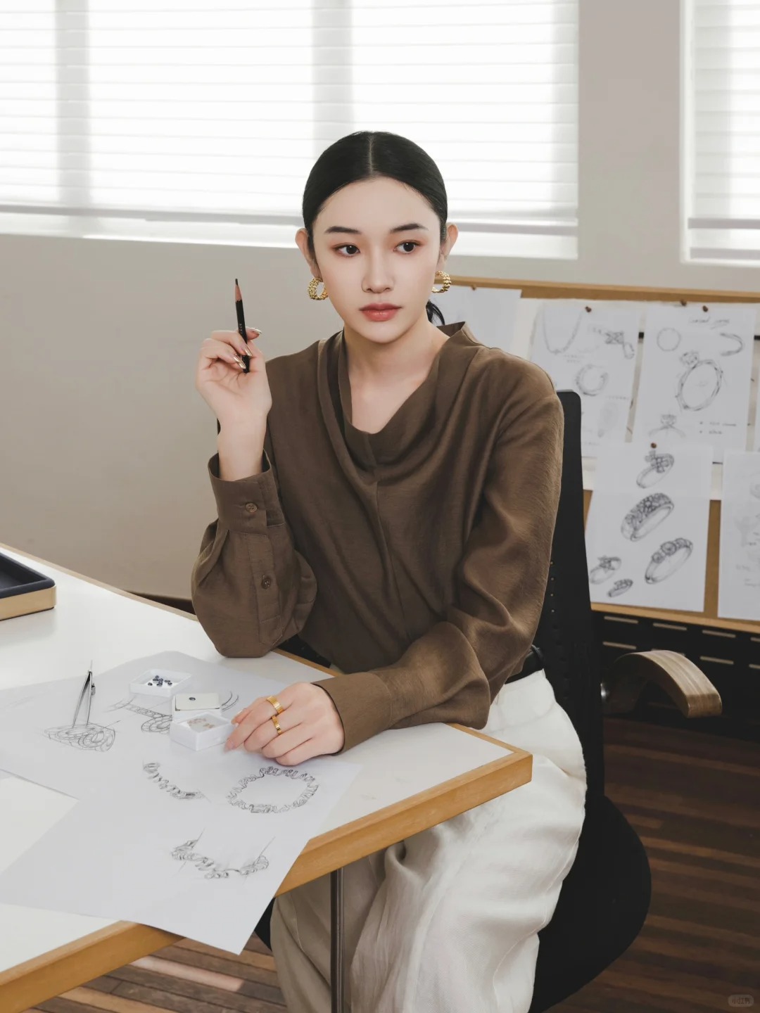 Người tuổi Tý muốn lên hương sự nghiệp, tình duyên: Đừng bỏ qua 5 loại trang sức này- Ảnh 2. Người tuổi Tý muốn lên hương sự nghiệp, tình duyên: Đừng bỏ qua 5 loại trang sức này- Ảnh 2.