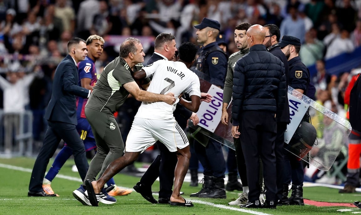 Cảnh sát phải vào can ngăn