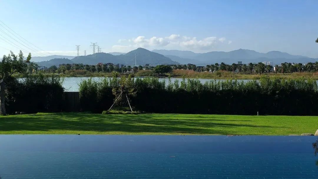 Nam nghệ sĩ 70 tuổi x&acirc;y biệt thự 1.200m2 c&ugrave;ng vợ dưỡng gi&agrave;: Kh&ocirc;ng sống c&ugrave;ng con ch&aacute;u, kh&ocirc;ng nghỉ hưu vẫn h&agrave;i l&ograve;ng- Ảnh 1.