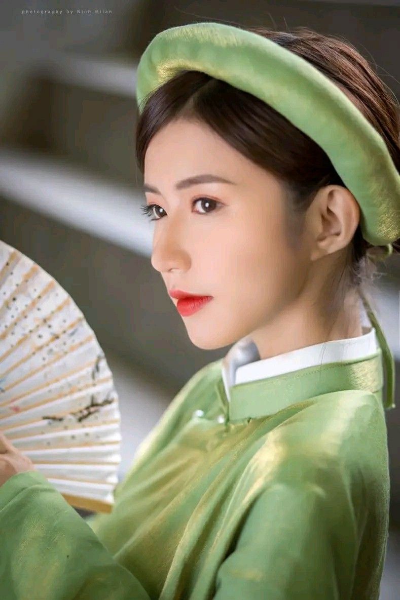 Cả MXH phẫn nộ: Đồ truyền thống bị nhóm người trẻ biến tấu quá phản cảm!- Ảnh 6. Cả MXH phẫn nộ: Đồ truyền thống bị nhóm người trẻ biến tấu quá phản cảm!- Ảnh 6.