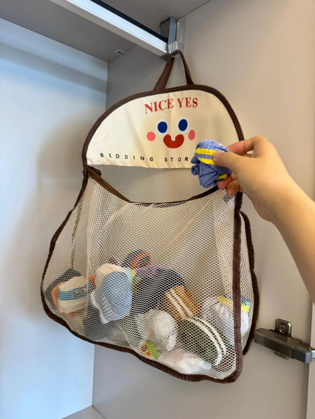 C&aacute;ch cất đồ trong tủ của phụ nữ trung ni&ecirc;n khiến t&ocirc;i phải thốt l&ecirc;n: Sao họ th&ocirc;ng minh thế!- Ảnh 10.