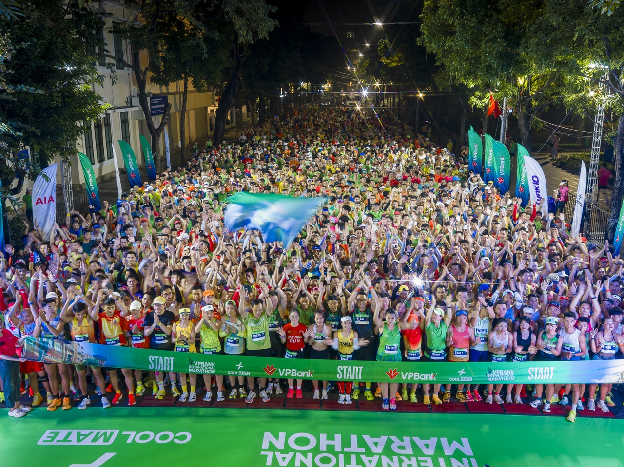 Sắc màu sáng tạo trên đường chạy VPBank Hanoi International Marathon 2025: Khi mỗi runner là một câu chuyện- Ảnh 8.