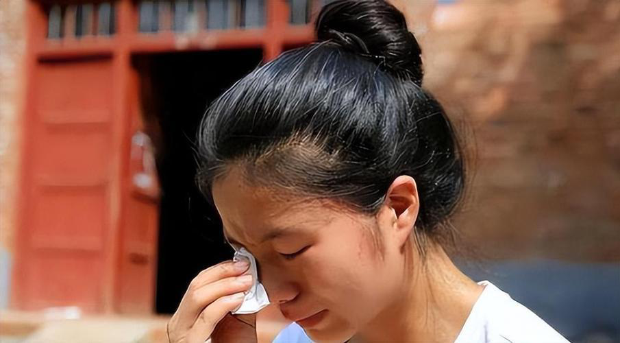 Nữ sinh thi trượt đại học, ở nhà ăn bám 7 năm: Đến khi mất, bố mẹ mới phát hiện sự thật rùng mình- Ảnh 1.