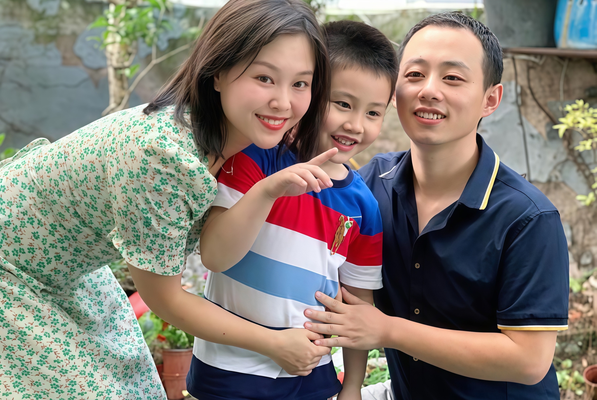 Nhìn lịch dạy con của bà mẹ Hà Nội, dễ hiểu vì sao hai con nói tiếng Anh như gió, một em còn xuất sắc giành học bổng du học- Ảnh 2.