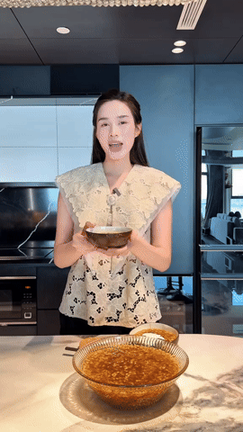 Bộ nồi của dâu hào môn Đỗ Hà gây sốt: Sang trọng vừa đủ, tinh tế đúng kiểu phụ nữ biết sống- Ảnh 2.