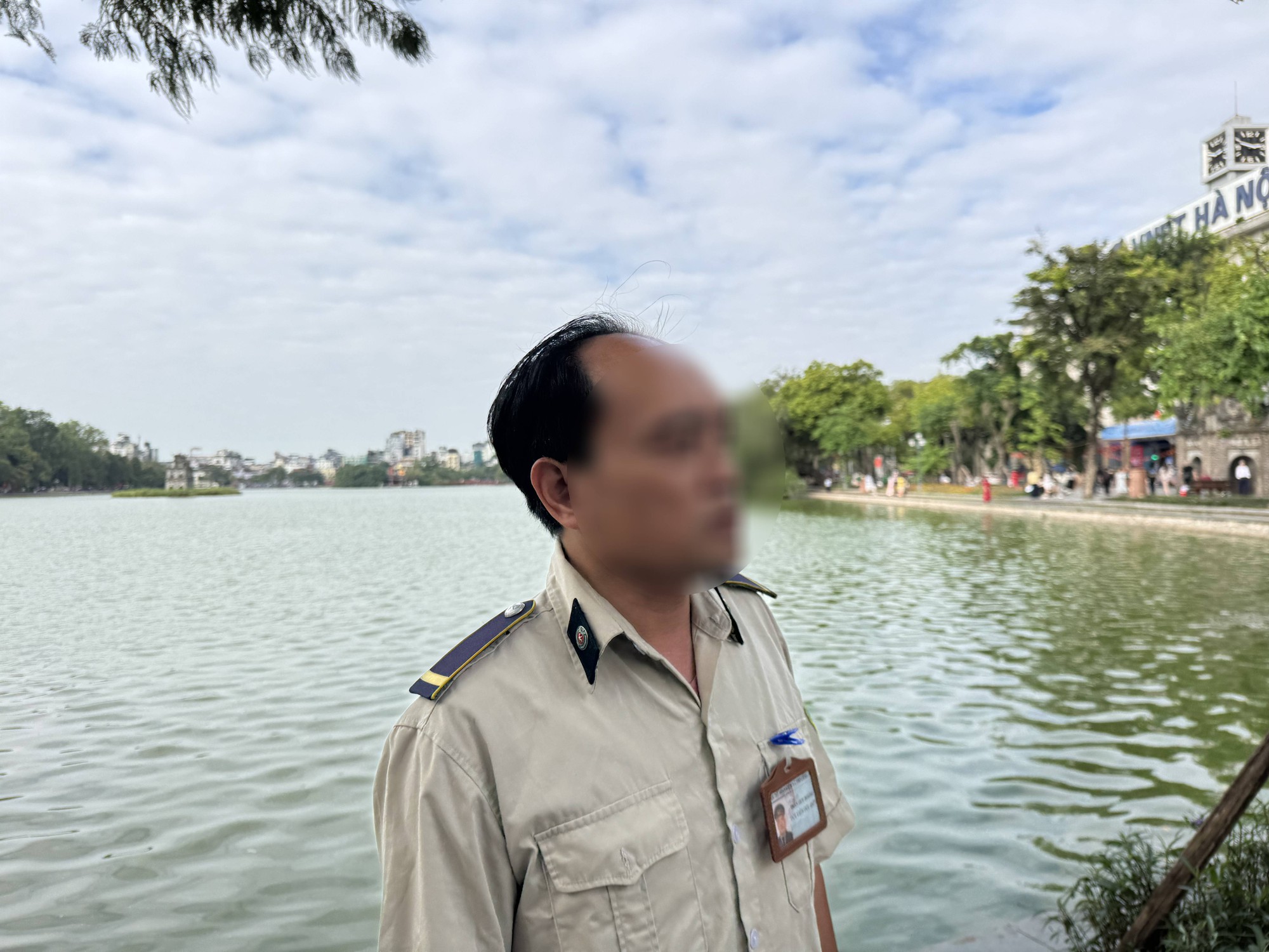 Người dân kể lại điểm lạ vụ cô gái tử vong sau khi lội xuống Hồ Gươm- Ảnh 2. Người dân kể lại điểm lạ vụ cô gái tử vong sau khi lội xuống Hồ Gươm- Ảnh 2.