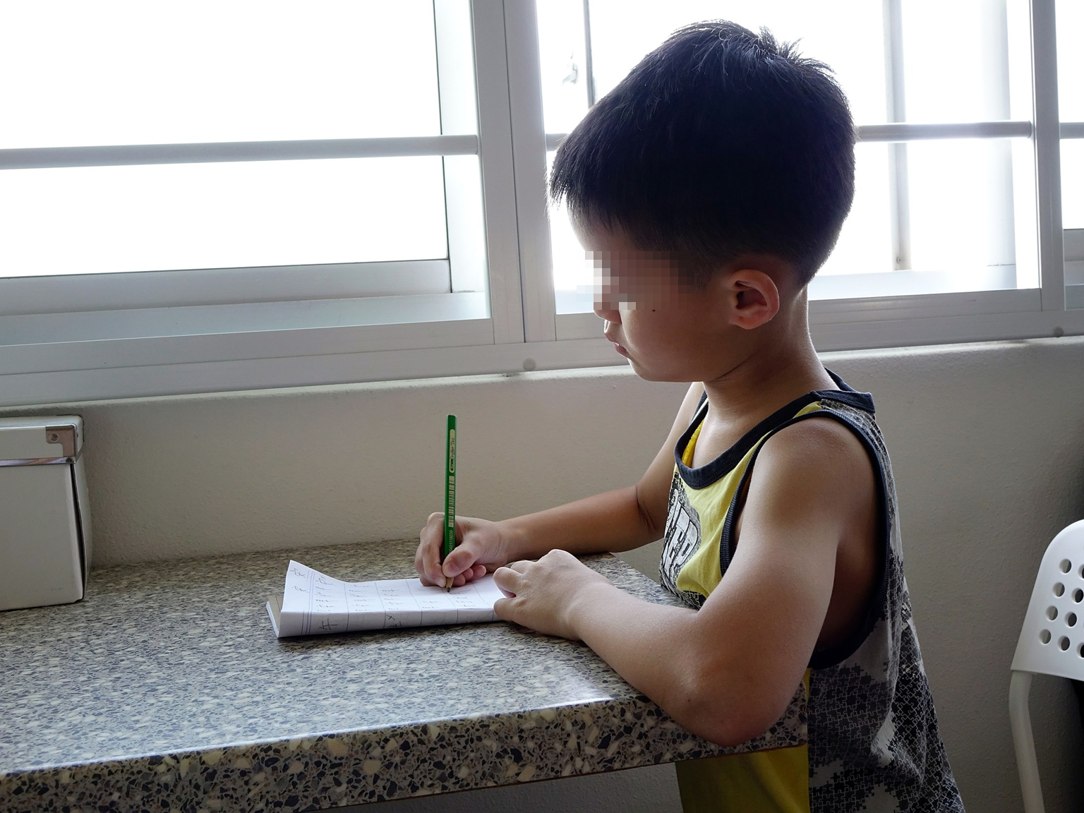 Bé trai 10 tuổi thủng màng nhĩ khi nghe bố giảng bài tập về nhà- Ảnh 1. Bé trai 10 tuổi thủng màng nhĩ khi nghe bố giảng bài tập về nhà- Ảnh 1.