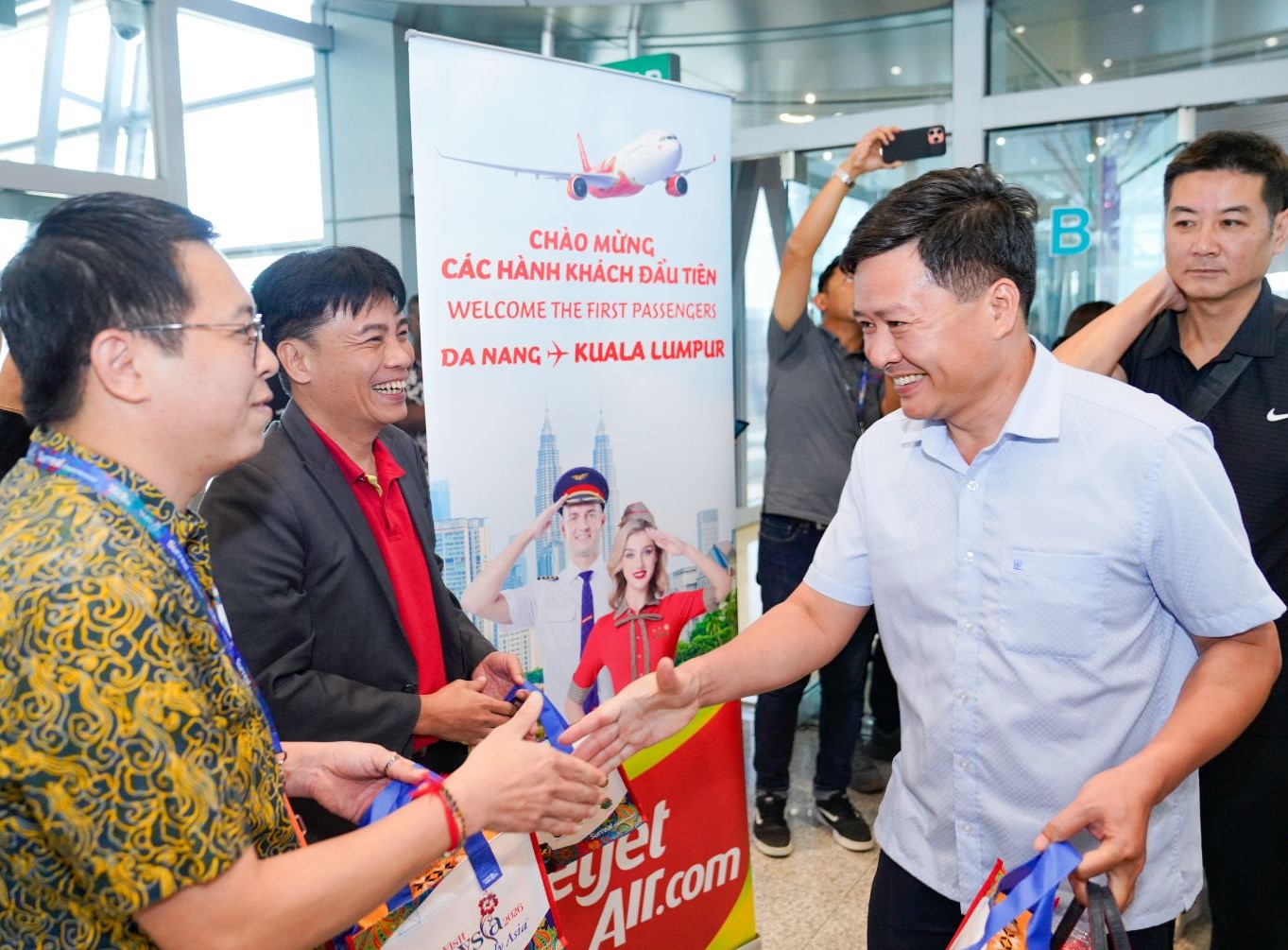 Vietjet khai trương đường bay mới kết nối Malaysia với th&agrave;nh phố biển Đ&agrave; Nẵng- Ảnh 1.