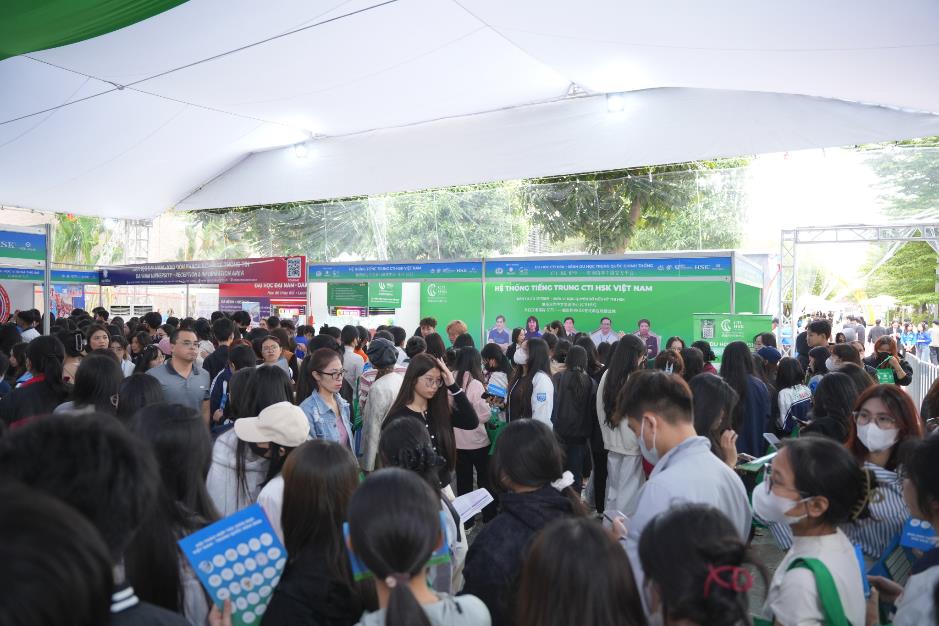 Hội thảo Hợp tác Giáo dục Việt Nam – Trung Quốc năm 2025: Cánh cửa hội nhập quốc tế rộng mở cho thế hệ trẻ- Ảnh 2. Hội thảo Hợp tác Giáo dục Việt Nam – Trung Quốc năm 2025: Cánh cửa hội nhập quốc tế rộng mở cho thế hệ trẻ- Ảnh 2.