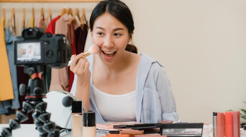 Chấn động: Hàng triệu sản phẩm thương hiệu quốc tế vừa đổ bộ Lazada. Mua trực tiếp không qua trung gian, freeship, đổi trả tùy ý- Ảnh 1.