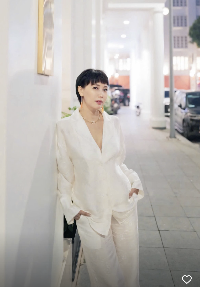 Mẹ vợ Đoàn Văn Hậu sang chảnh quá!- Ảnh 1.