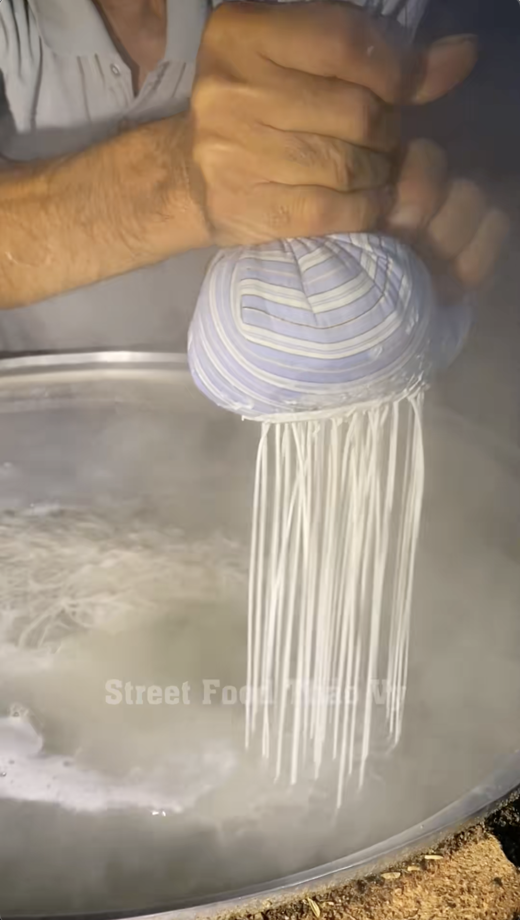 Sự thật đằng sau t&ocirc; b&uacute;n đắt nhất Việt Nam- Ảnh 4.