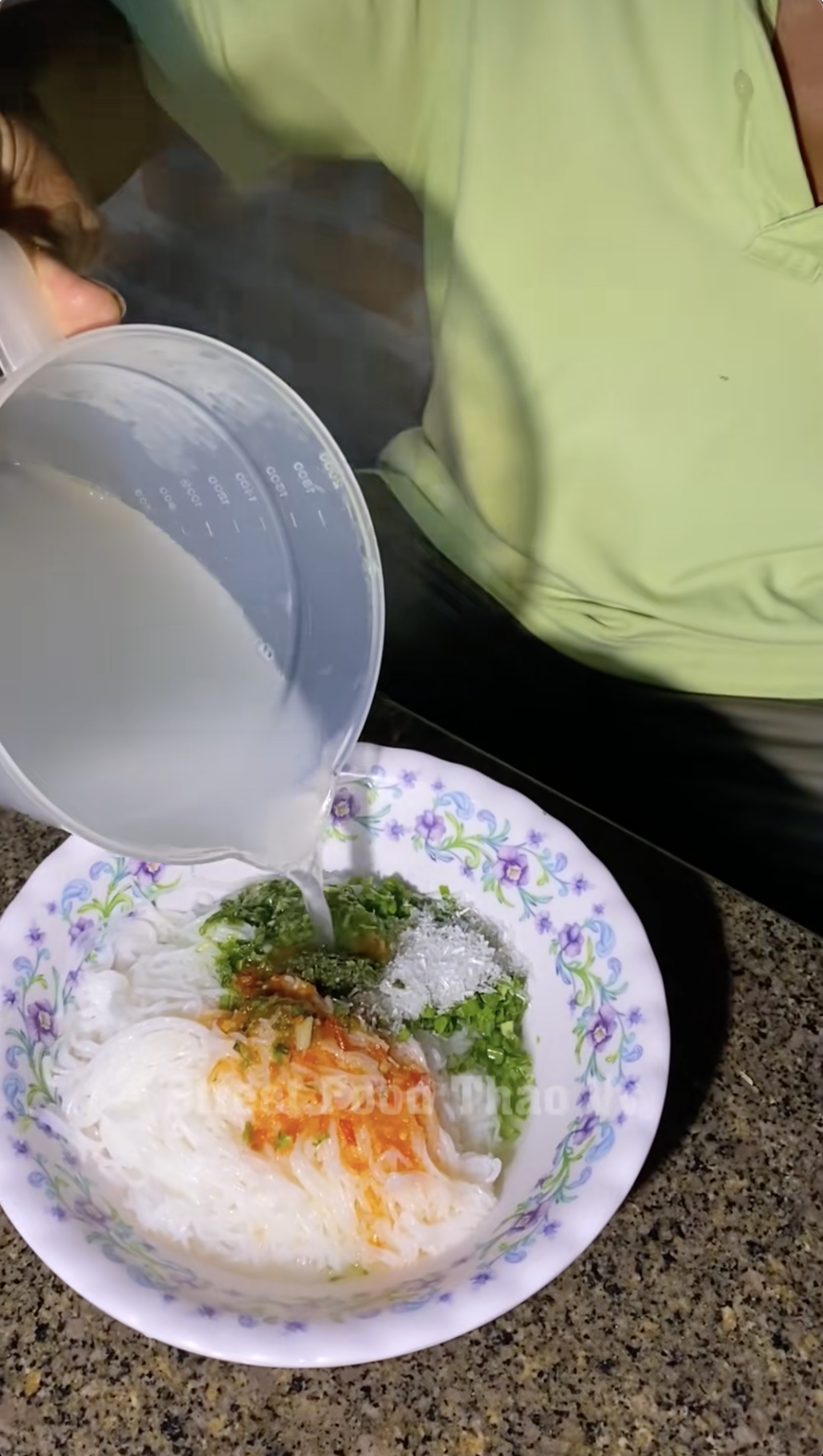 Sự thật đằng sau t&ocirc; b&uacute;n đắt nhất Việt Nam- Ảnh 2.