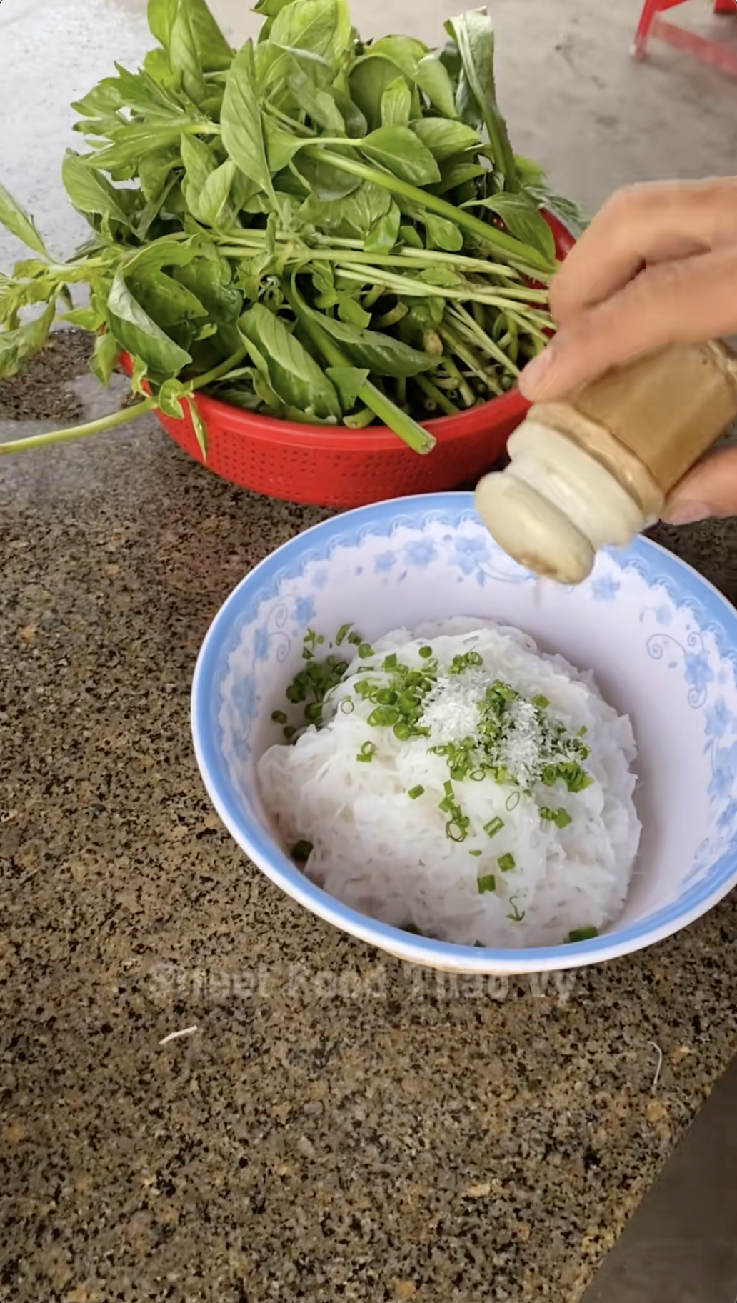 Sự thật đằng sau t&ocirc; b&uacute;n đắt nhất Việt Nam- Ảnh 5.