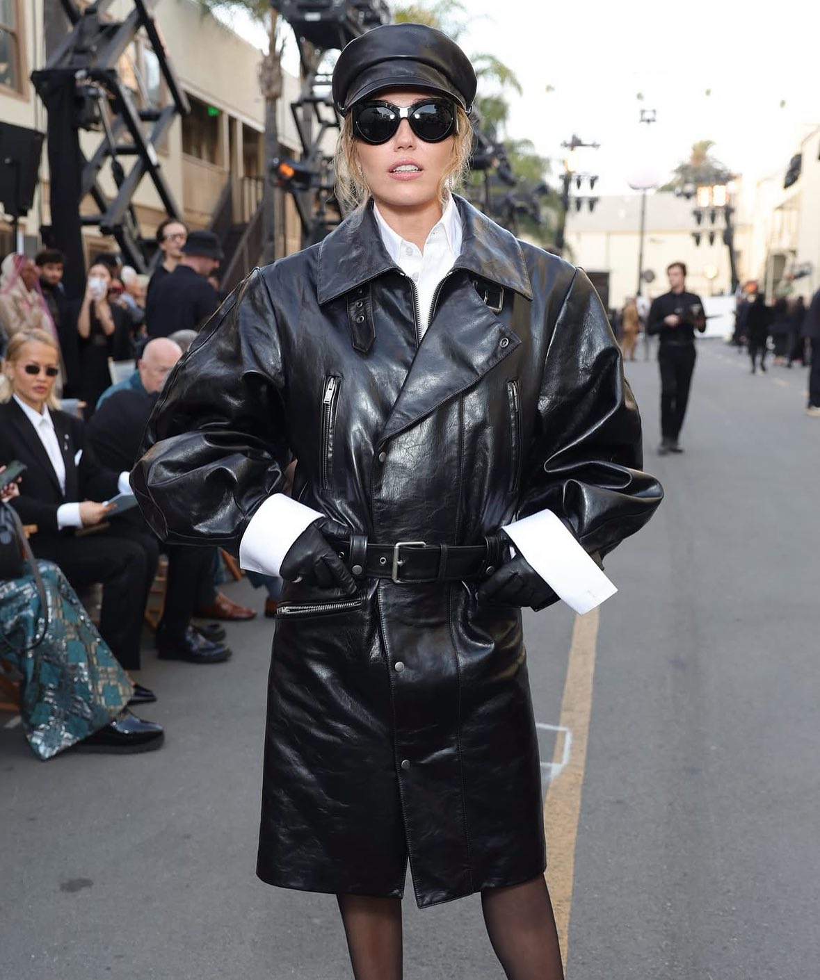 Hơn 9 triệu người xem bà xã Justin Bieber thơm má 1 sao hạng A- Ảnh 5. Hơn 9 triệu người xem bà xã Justin Bieber thơm má 1 sao hạng A- Ảnh 5.