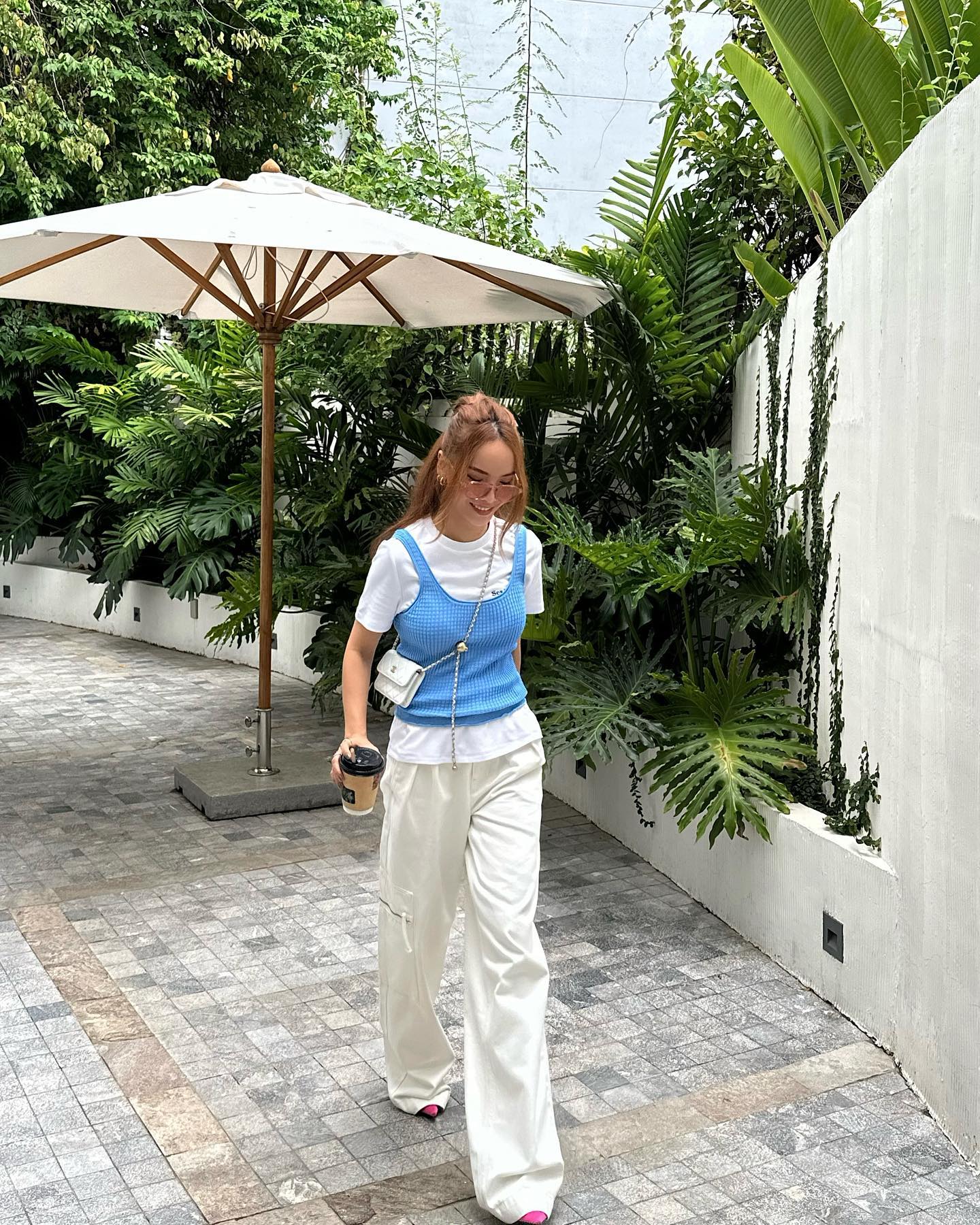 Sao phải mặc mãi đồ tối màu cho thêm  Sao phải mặc mãi đồ tối màu cho thêm