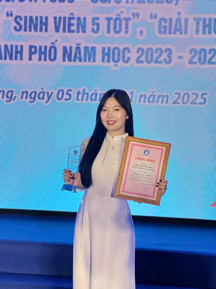 Cô gái Hà Tĩnh chinh phục "lãnh địa kỹ thuật", giành 2 học bổng quốc tế danh giá- Ảnh 1. Cô gái Hà Tĩnh chinh phục "lãnh địa kỹ thuật", giành 2 học bổng quốc tế danh giá- Ảnh 1.