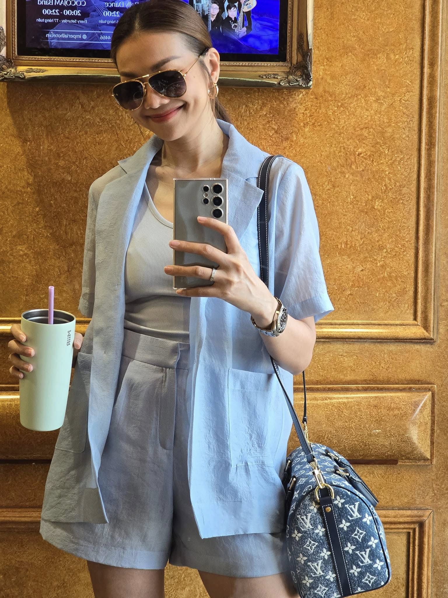 Sao phải mặc mãi đồ tối màu cho thêm  Sao phải mặc mãi đồ tối màu cho thêm