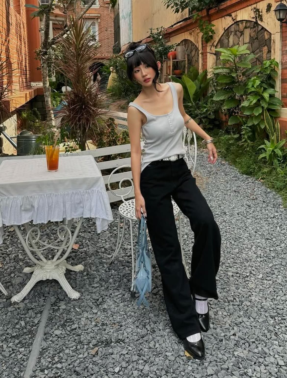 Local brand Việt thành topic hot khi được loạt  Local brand Việt thành topic hot khi được loạt