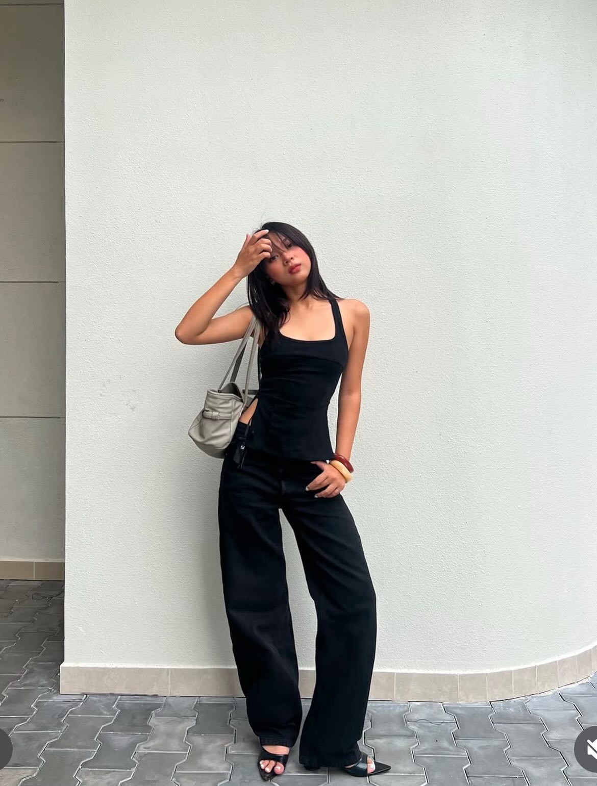 Local brand Việt thành topic hot khi được loạt  Local brand Việt thành topic hot khi được loạt