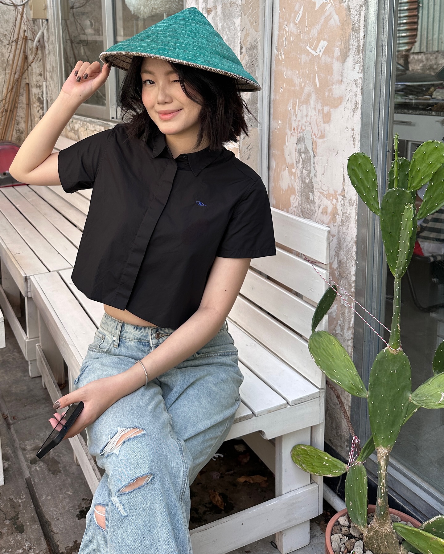 Local brand Việt thành topic hot khi được loạt  Local brand Việt thành topic hot khi được loạt