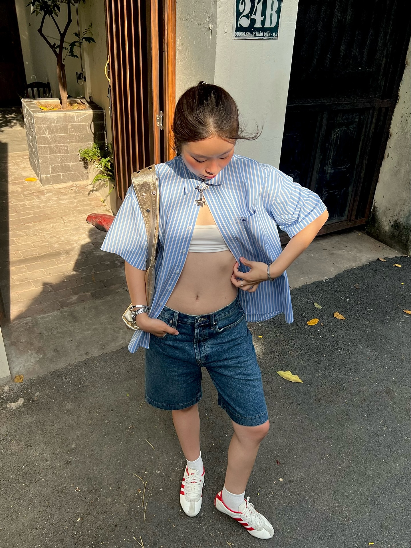 Local brand Việt thành topic hot khi được loạt  Local brand Việt thành topic hot khi được loạt