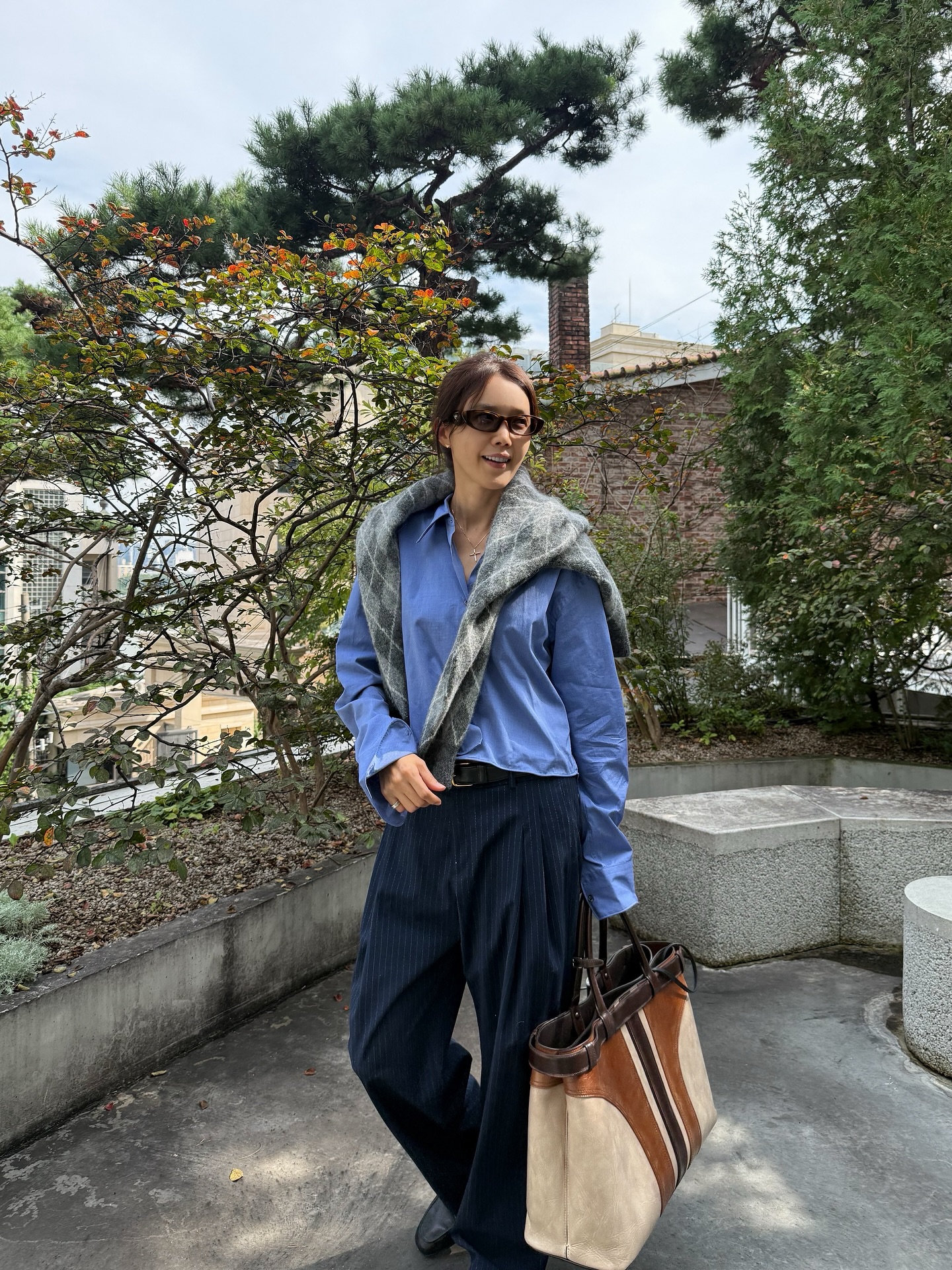 Sao phải mặc mãi đồ tối màu cho thêm  Sao phải mặc mãi đồ tối màu cho thêm