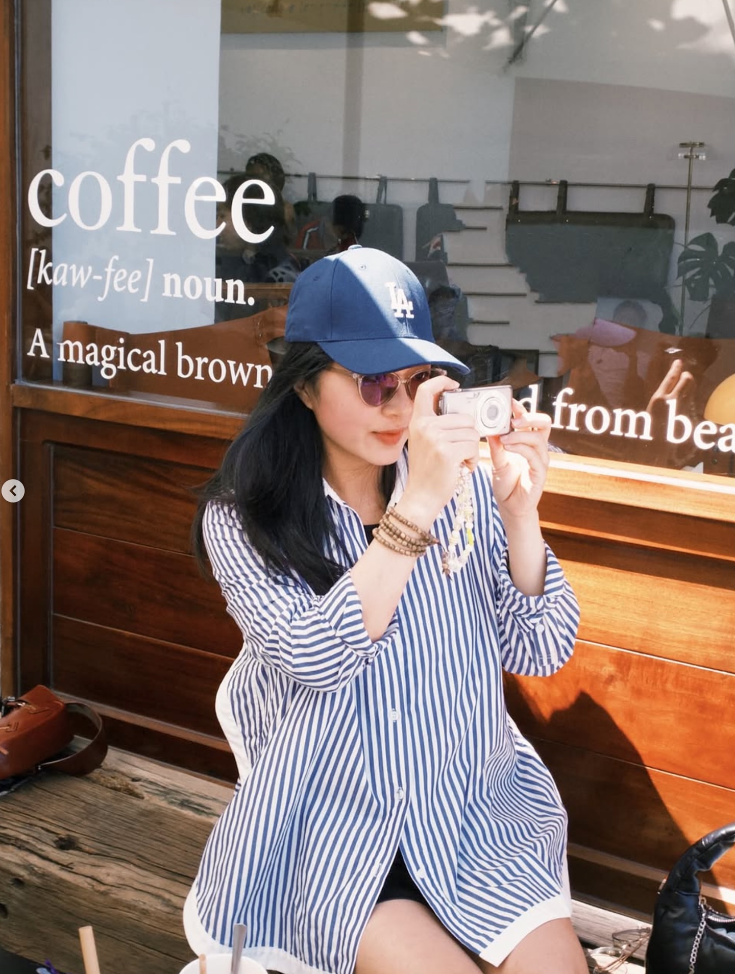 Local brand Việt thành topic hot khi được loạt  Local brand Việt thành topic hot khi được loạt