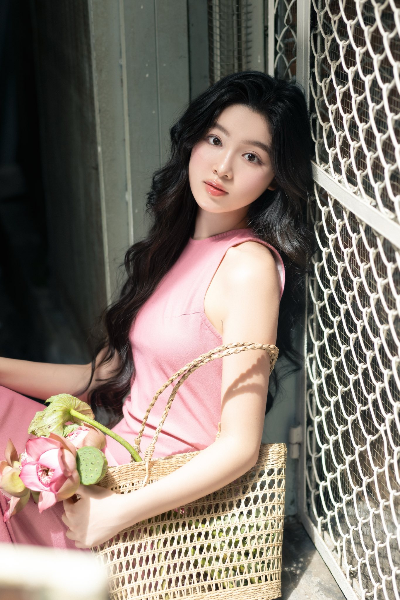 Lọ Lem - ái nữ Quyền Linh lại bị mỉa mai: Sao trên đời lại có những người tư duy vô lý thế này?- Ảnh 4. Lọ Lem - ái nữ Quyền Linh lại bị mỉa mai: Sao trên đời lại có những người tư duy vô lý thế này?- Ảnh 4.