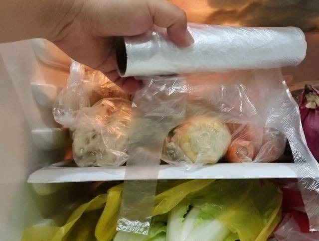 Túi nilon là  Túi nilon là