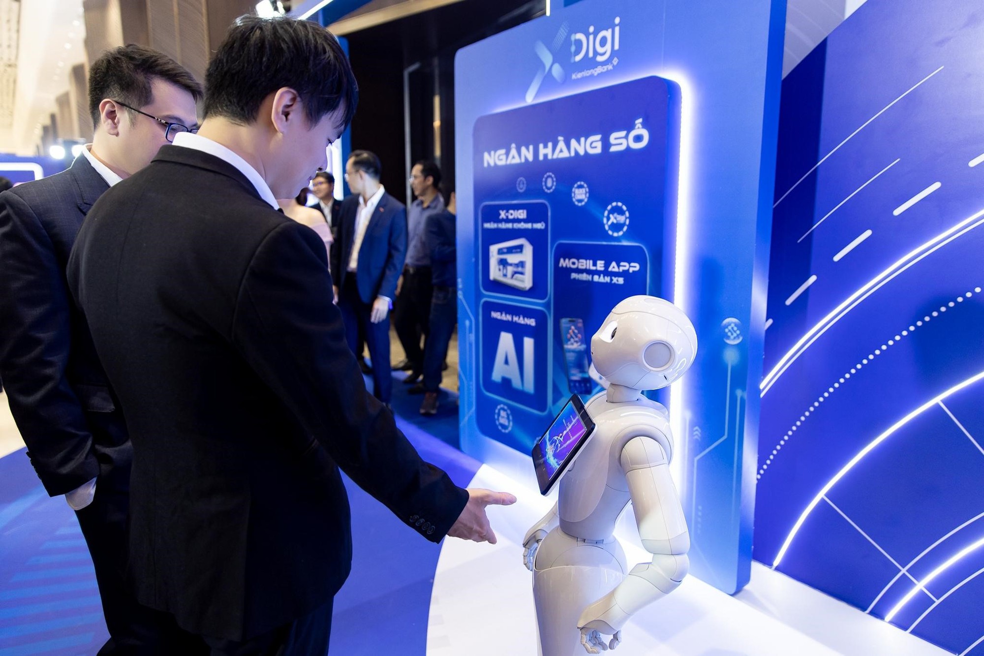 Toàn cảnh sự kiện “30 năm có 1” của KienlongBank- Ảnh 10. Toàn cảnh sự kiện “30 năm có 1” của KienlongBank- Ảnh 10.