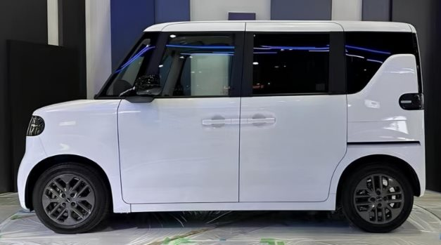 Mẫu xe điện mini giá hơn 300 triệu đồng của BYD lộ diện: Một lần sạc đi 180 km, chỉ phục vụ thị trường xe điện mini ‘màu mỡ’ nhất châu Á- Ảnh 1. Mẫu xe điện mini giá hơn 300 triệu đồng của BYD lộ diện: Một lần sạc đi 180 km, chỉ phục vụ thị trường xe điện mini ‘màu mỡ’ nhất châu Á- Ảnh 1.