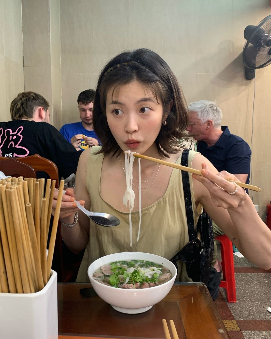 Khung giờ ăn sáng giúp bạn chống béo- Ảnh 3.