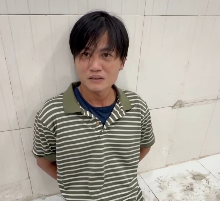 Bắt giữ Trần Minh Tân - kẻ cầm súng nhựa cướp 100 triệu của tiểu thương chợ Bình Điền- Ảnh 1. Bắt giữ Trần Minh Tân - kẻ cầm súng nhựa cướp 100 triệu của tiểu thương chợ Bình Điền- Ảnh 1.