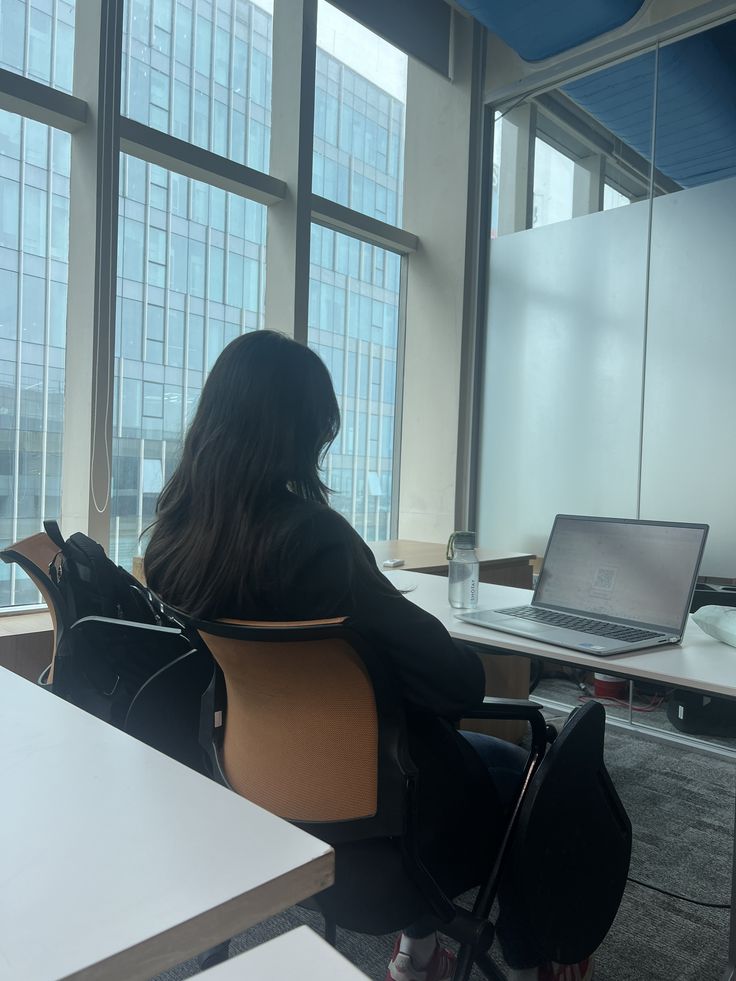 Cố đi làm chỉ vì thưởng Tết- Ảnh 4. Cố đi làm chỉ vì thưởng Tết- Ảnh 4.