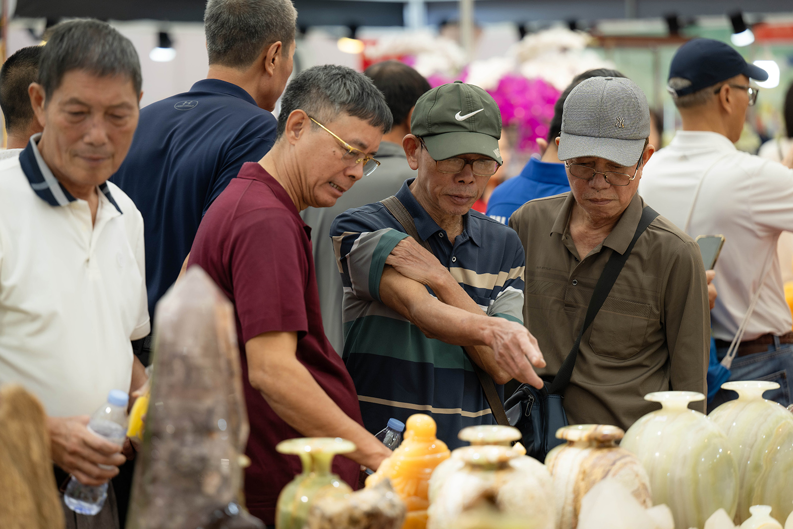 Có gì ở Hội chợ Mùa Thu mà đông vui thế này?- Ảnh 2.