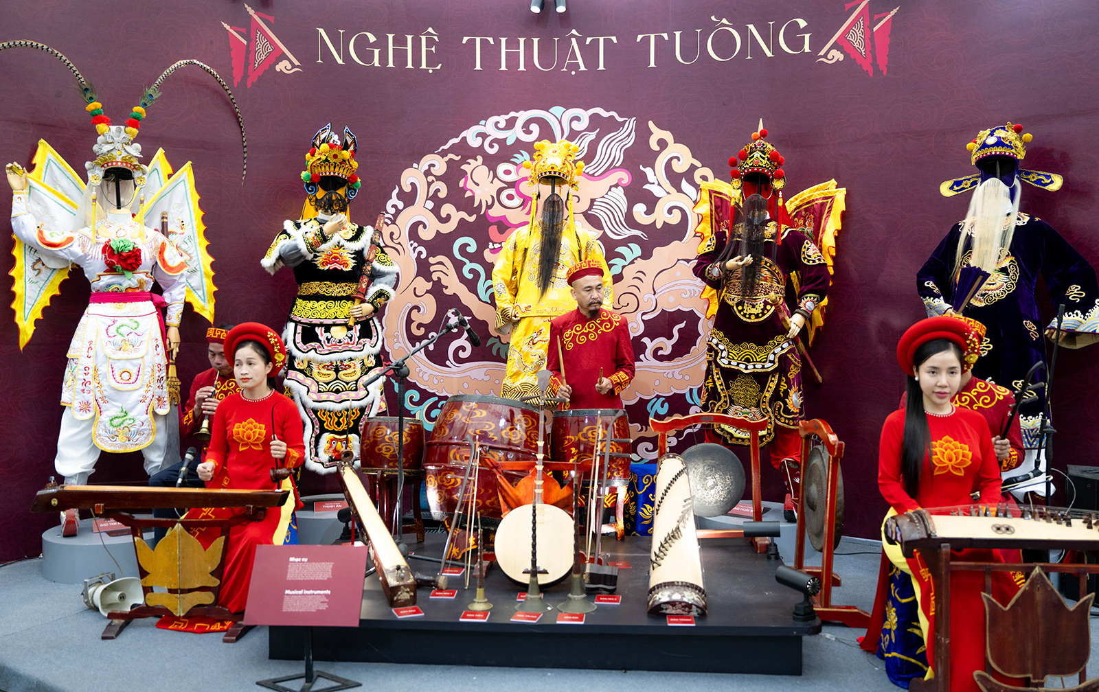 Có gì ở Hội chợ Mùa Thu mà đông vui thế này?- Ảnh 9.