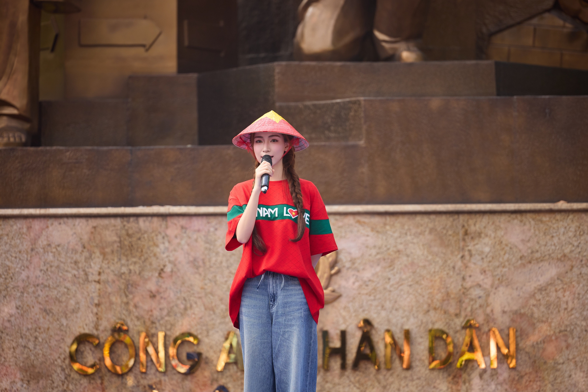 Hoà Minzy, Phạm Quỳnh Anh chung tay làm 1 việc đặc biệt, nhưng spotlight thuộc về 1 Anh trai- Ảnh 1. Hoà Minzy, Phạm Quỳnh Anh chung tay làm 1 việc đặc biệt, nhưng spotlight thuộc về 1 Anh trai- Ảnh 1.