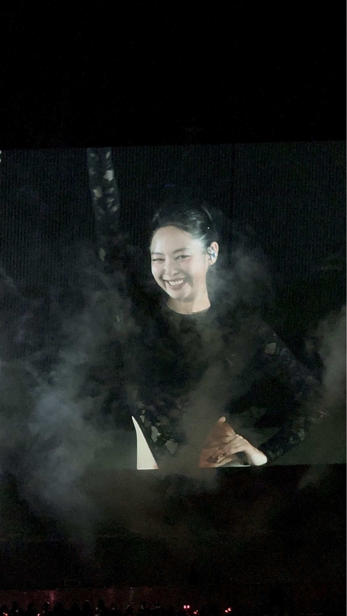 Jennie bị BLACKPINK bỏ rơi, 2 triệu lượt xem mà phẫn nộ- Ảnh 6. Jennie bị BLACKPINK bỏ rơi, 2 triệu lượt xem mà phẫn nộ- Ảnh 6.