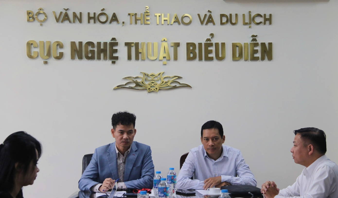 Điểm tên nghệ sĩ biểu diễn lệch chuẩn- Ảnh 1.