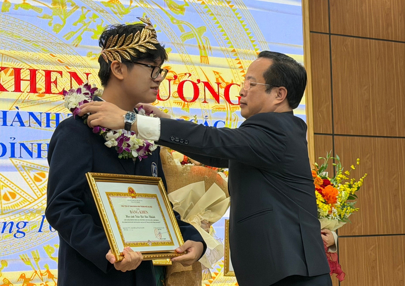 Hà Nội tặng Bằng khen và thưởng 50 triệu đồng cho quán quân Đường Lên Đỉnh Olympia- Ảnh 2.