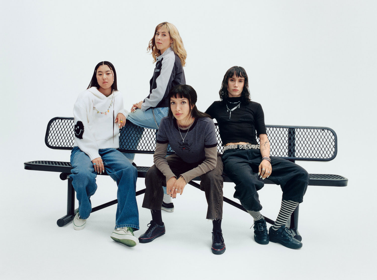 Vans Premium Old Skool - Làn gió mới trong trong chiến dịch “New Future”- Ảnh 2. Vans Premium Old Skool - Làn gió mới trong trong chiến dịch “New Future”- Ảnh 2.