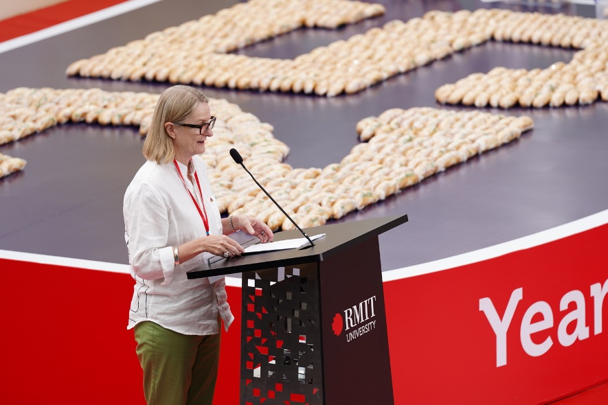 RMIT và KOTO xác lập kỷ lục Guinness, gây quỹ cho thanh thiếu niên có hoàn cảnh khó khăn- Ảnh 4. RMIT và KOTO xác lập kỷ lục Guinness, gây quỹ cho thanh thiếu niên có hoàn cảnh khó khăn- Ảnh 4.