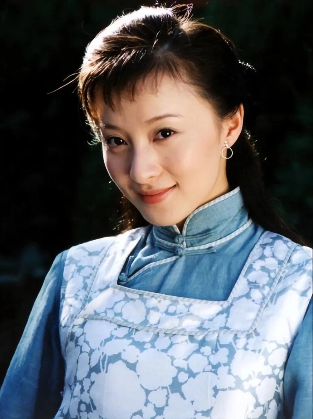 Không mài xương hay tiêm botox: 6 mỹ nhân này đang chứng minh cho bạn thấy khuôn mặt vuông sẽ quyến rũ hơn, lại còn trẻ cực lâu!- Ảnh 1.