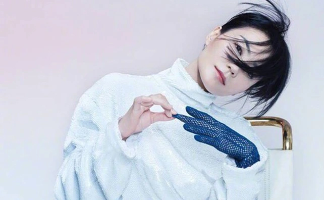 Không mài xương hay tiêm botox: 6 mỹ nhân này đang chứng minh cho bạn thấy khuôn mặt vuông sẽ quyến rũ hơn, lại còn trẻ cực lâu!- Ảnh 3.