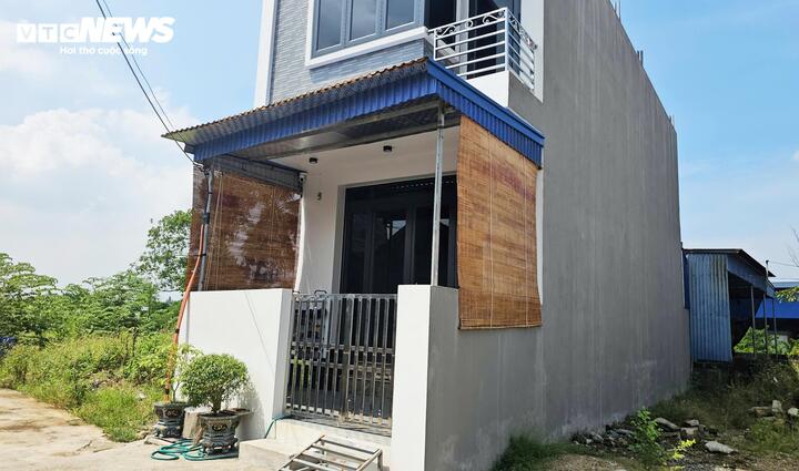 Vụ xây nhà trên đất người khác ở Hải Phòng: Thuê 'thần đèn' để di dời- Ảnh 2. Vụ xây nhà trên đất người khác ở Hải Phòng: Thuê 'thần đèn' để di dời- Ảnh 2.