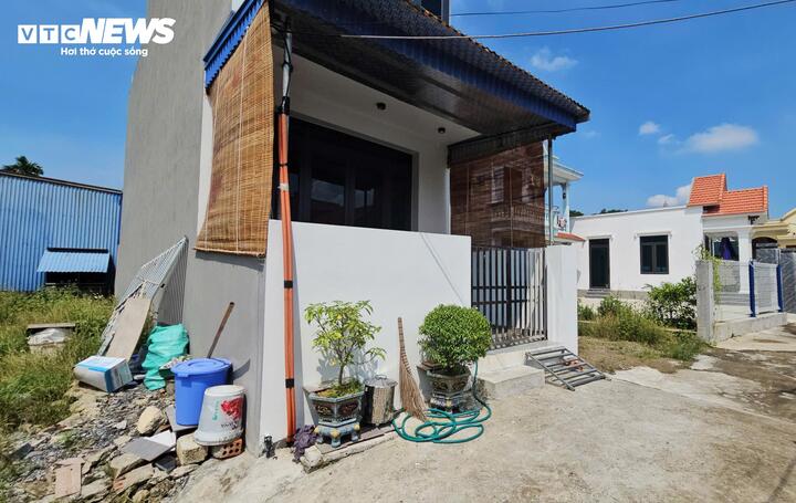 Vụ xây nhà trên đất người khác ở Hải Phòng: Thuê 'thần đèn' để di dời- Ảnh 1. Vụ xây nhà trên đất người khác ở Hải Phòng: Thuê 'thần đèn' để di dời- Ảnh 1.