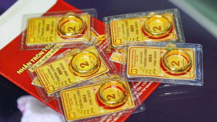 Bức ảnh toàn vàng- Ảnh 4.