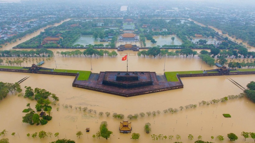 Thương lắm cảnh tượng ở Di tích Cố đô Huế ngày 28/10- Ảnh 4. Thương lắm cảnh tượng ở Di tích Cố đô Huế ngày 28/10- Ảnh 4.