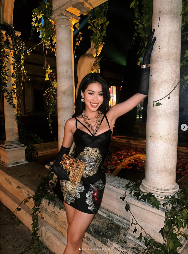 Ái nữ của Ái nữ của